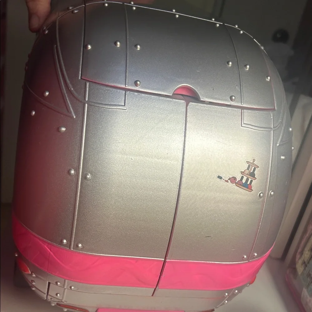 L.O.L. Surprise! Silver and Pink Camper Van